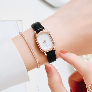 Women Oval Dial Retro Watches